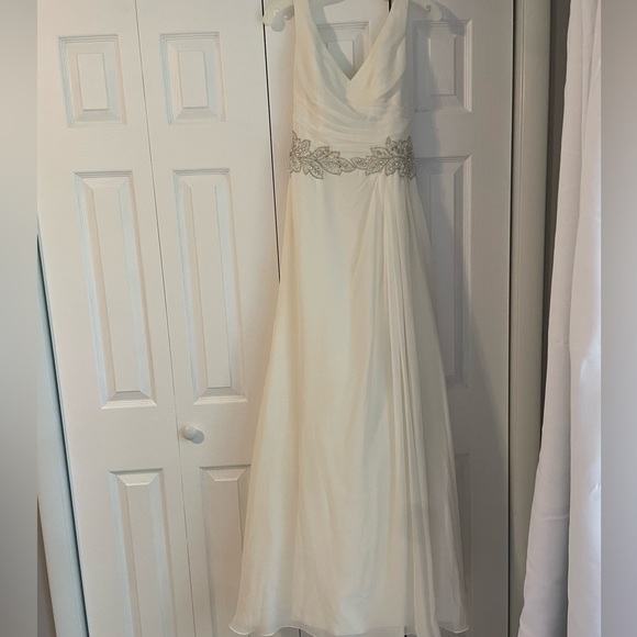 NWT Wedding Dress - Picture 5 of 5